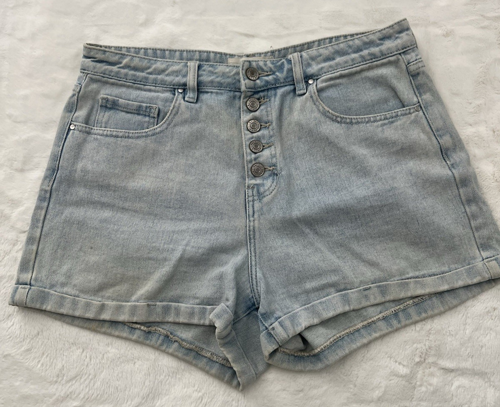 PacSun Mom Shorts Womens Size 30 Button Fly Light Wash Denim High Rise